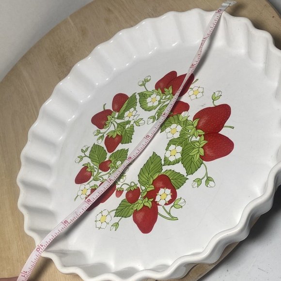 Vintage Action Stoneware Quiche Tart Pie Baking Dish Plate Strawberry Design - Picture 4 of 4